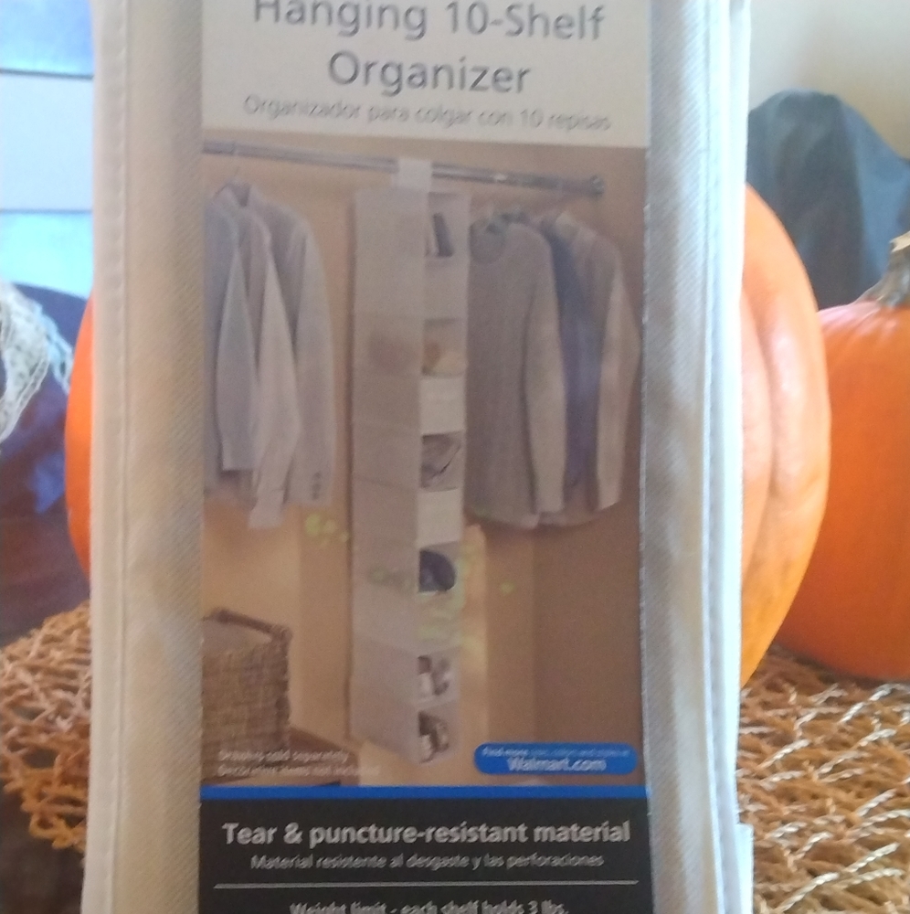 Hanging 10 shelf organizer.